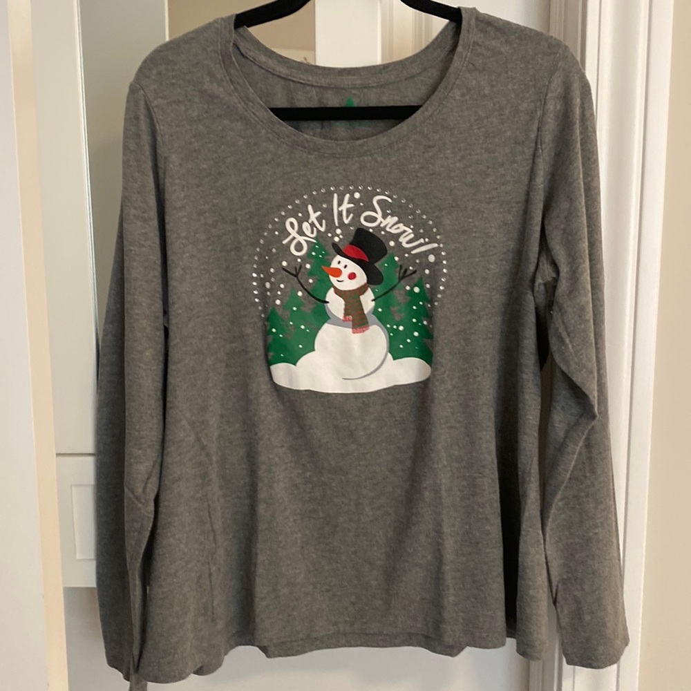 Women’s “Let It Snow” Long Sleeve Top